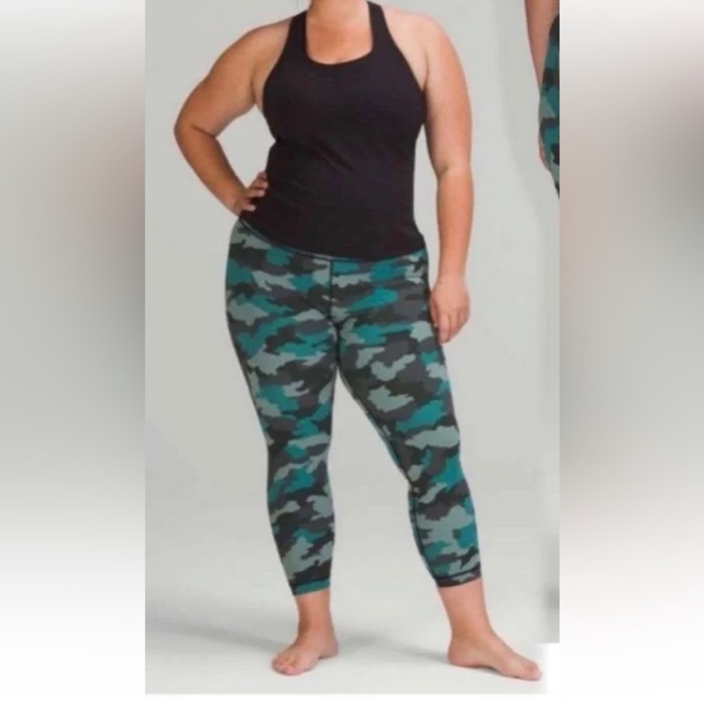 NWT Lululemon sculpting Base Pace HR Tight 25” Size 18 Green Camo